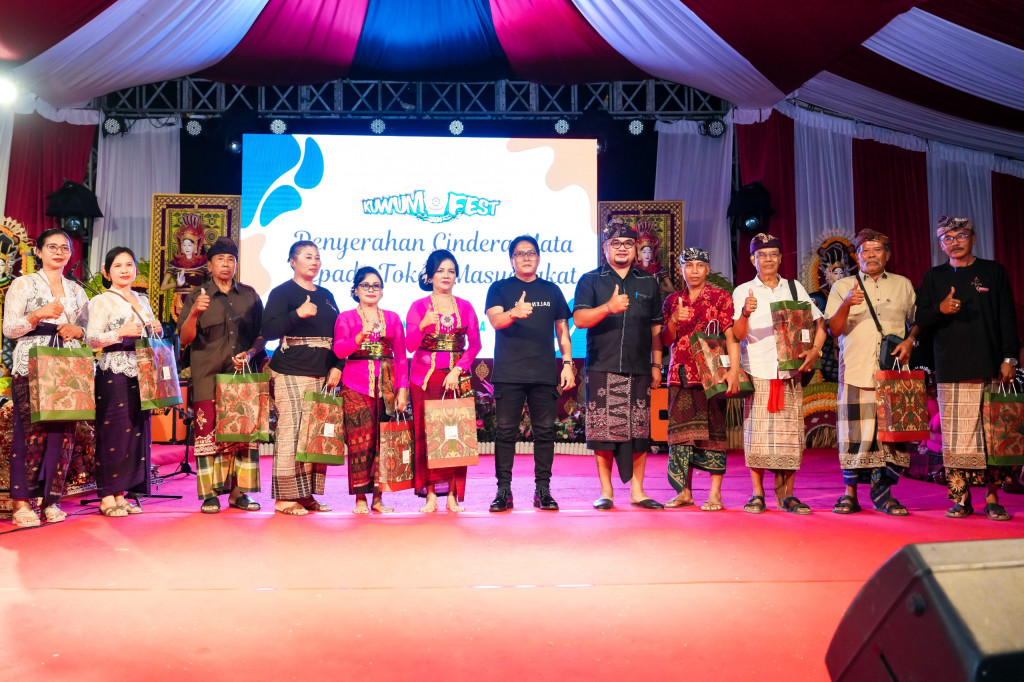 Bupati Giri Prasta Buka Desa Kuwum Fest 2024